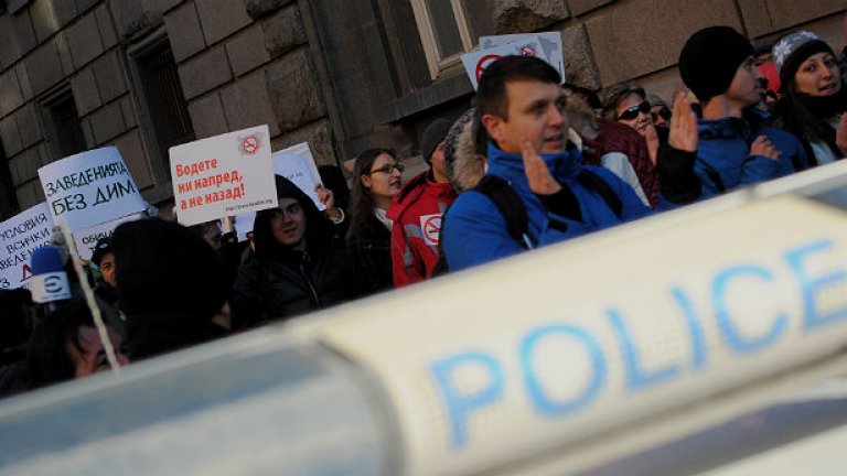 На заден ход срещу пушенето