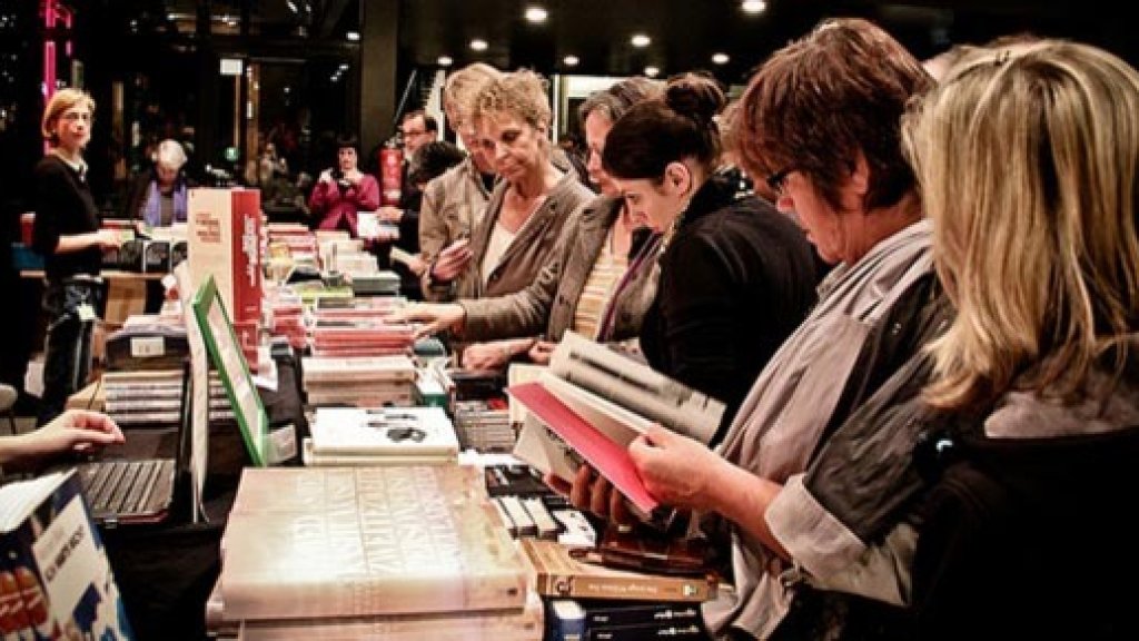 looking-at-books