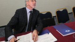 Лидерът на ДПС Лютви Местан обяви, че в момента пишат книга за управлението на ГЕРБ