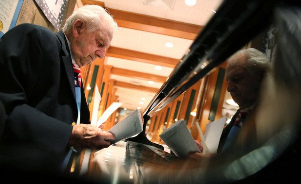 Ървинг Фийлдс е пред пианото и на 99-ия си рожден ден