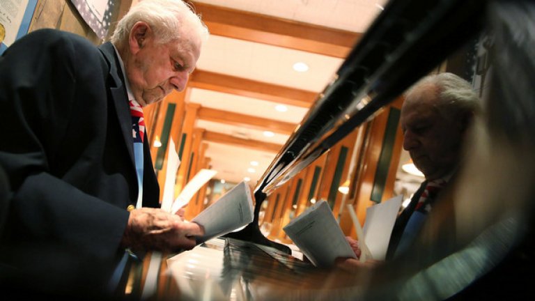 Ървинг Фийлдс е пред пианото и на 99-ия си рожден ден