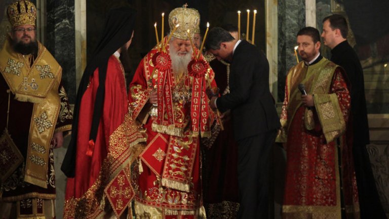 Патриарх Неофит и президентът Росен Плевнелиев по време на тържествената литургия