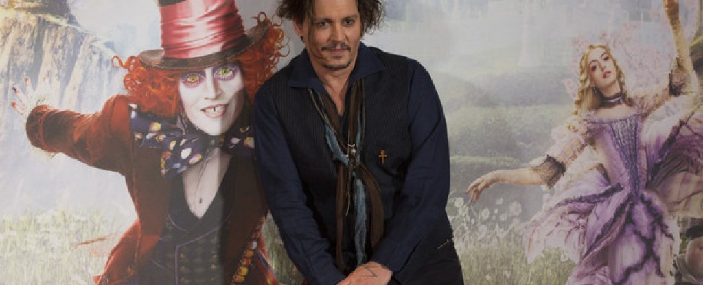 Джони Деп беше голямата звезда по време на лондонската премиера на "Алиса в Огледалния свят".
В галерията можете да видите снимки от премиерата и пресконференцията на новата версия на "Алиса" по култовата книга на Луис Карол