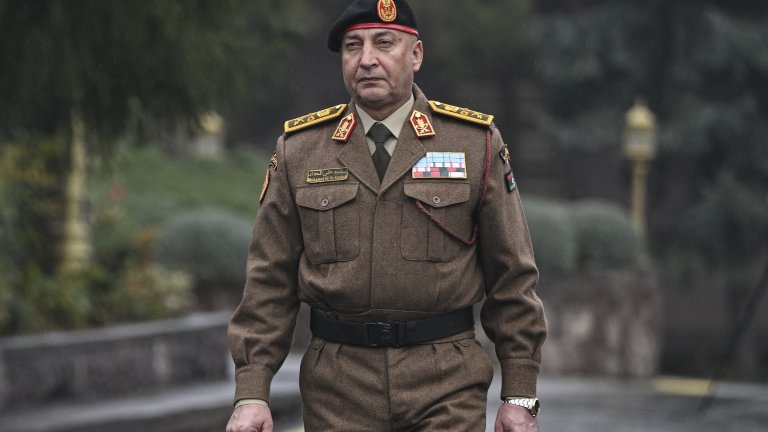 Загинали са всички осем души на борда