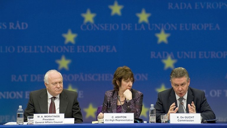Дипломат №1 на ЕС Катрин Аштън даде многобройни обещания как ще назначи повече жени и повече хора от Източна Европа в новата дипломатическа служба на ЕС, но...уви