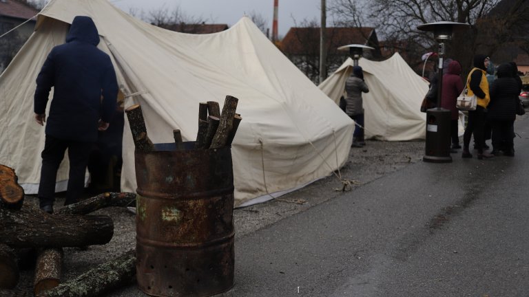Пътна блокада по пътя за границата със Сърбия