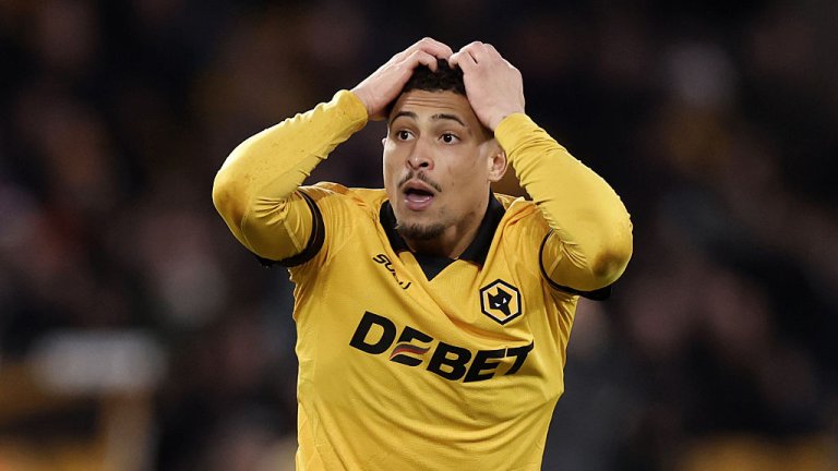 Атлетико, Юнайтед и Наполи ще наддават за халф на Уулвърхемптън