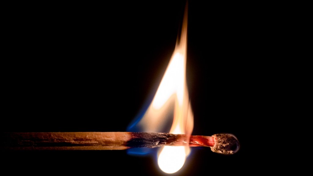 wood-fire-hot-glow-21462
