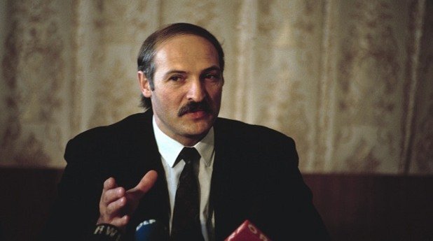 Лукашенко встъпва на поста президент на 10 юли 1994 г. Оттогава насам той е несменяемият държавен глава на страната. 