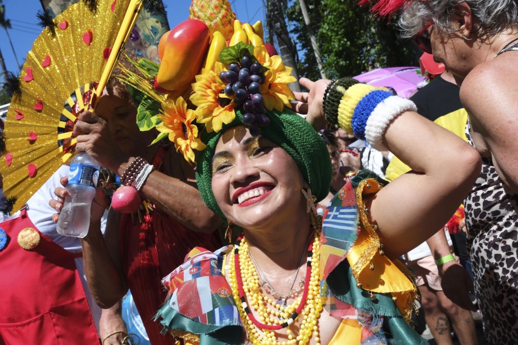 Карнавалът в Рио де Жанейро започна (СНИМКИ)