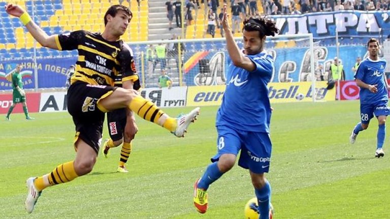 Тони Калво също напуска отбора, но по посока Кипър