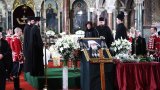 Започна заупокойната молитва за патриарх Неофит