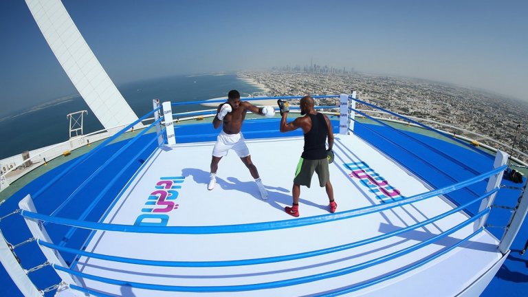 Любимито място на Джошуа е Дубай, но и тази подробност е свързана с бизнес интереси.