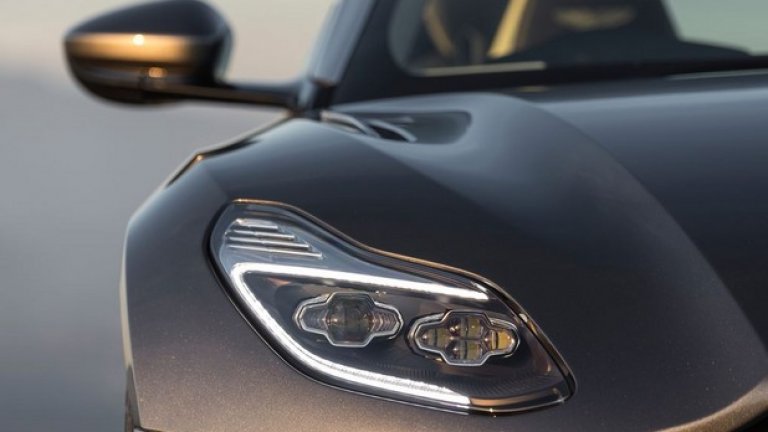 DB11: Новата каляска на Агент 007