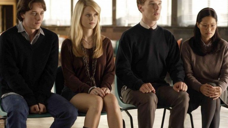 Starter for 10 (2006)
Една по-скоро подценена британска комедия, в която героите на Джеймс Макавой и Ребека Хол се влюбват покрай участието си в студентско състезателно шоу. Тук е първата забележителна роля на Къмбърбач на големия екран - и той е много забавен като превзет и надут враг на главния герой.