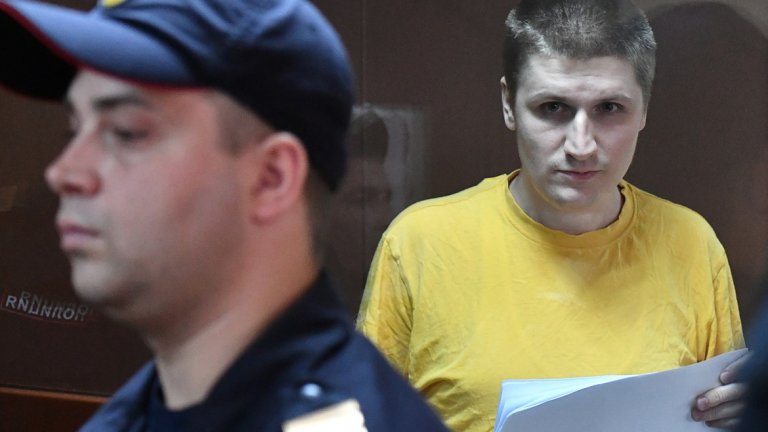 Според съда туитът призовава за насилие към децата на полицаите