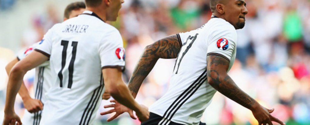 Германия набира скорост, а и още не е допуснала гол на Евро 2016...