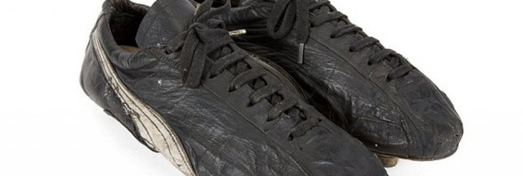 Футболни обувки Puma, с които Пеле е участвал в официален мач, който обаче не е датиран