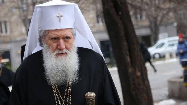 Светия Синод излезе с позиция, в която подчертава изцяло светския характер на визитата на папата