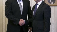 Президентът Росен Плевнелиев обмисля свикването на извънреден Консултативен съвет за национална сигурност, след като приключат консултациите му с осемте парламентарно представени политически партии.