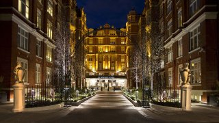 1280px-Sterminscourtyard