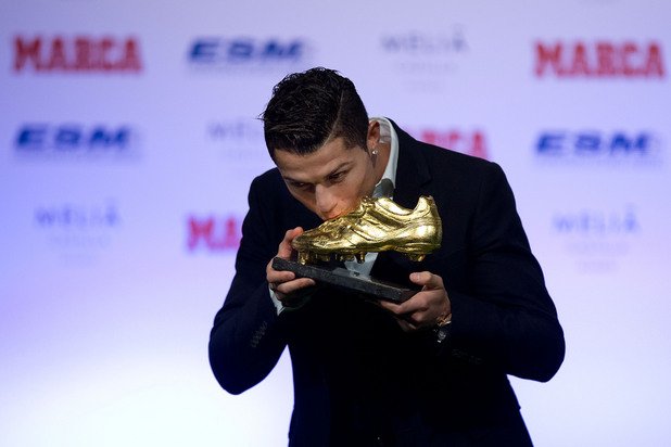 Най-добрият футболист за последните две години също е в Реал - "Златната обувка"...
