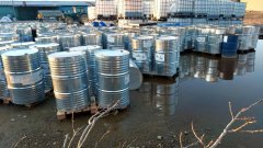 Собственикът на складовете е присъствал на проверката, но е отказал да подпише протокола