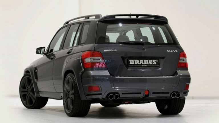 Мощност 750 конски сили, 1350 Nm и 4,2 секунди за ускорение от 0 до 100 км/ч. Преди шест години този автомобил струваше 400 000 евро, сега не е поевтинял.