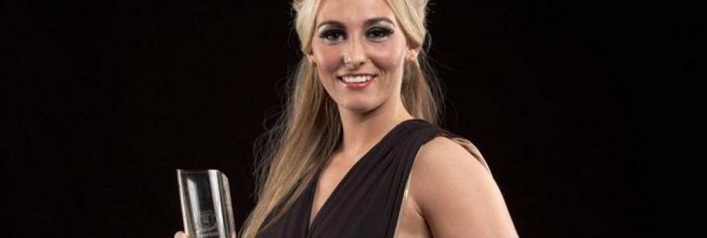 Тони Дъган
Тони нарече „абсурдни” информациите, че е имала връзка с колегата си от Манчестър Сити Серхио Агуеро, след което продължи да гради бляскавата си футболна кариера. Скоро и в Англия дамите ще ритат пред пълни трибуни.