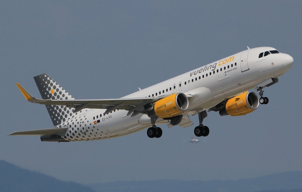 Vueling-Airbus-A320-200