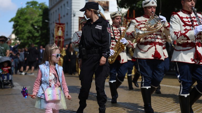 Празничното шествие за 24 май в София (снимки)