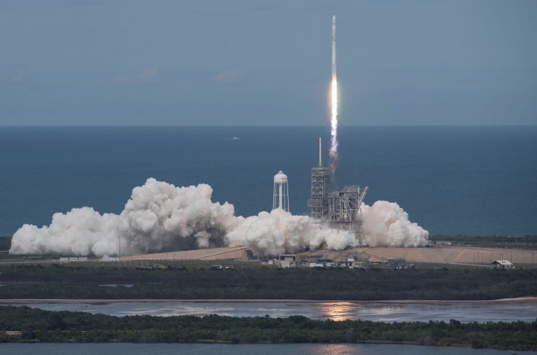SpaceX са заподозрените в случая с отломката в Канада.