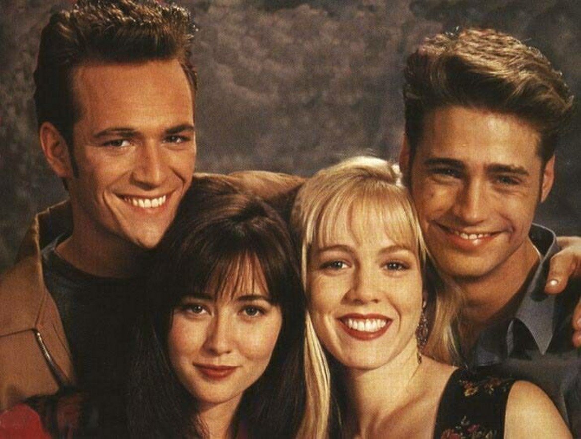 Люк Пери, Шанън Дохърти, Джени Гарт и Джейсън Прийстли в "Бевърли Хилс 90210"