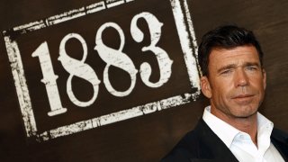 В новите проекти на Тейлър Шеридан са замесени Силвестър Сталоун и Зоуи Салдана