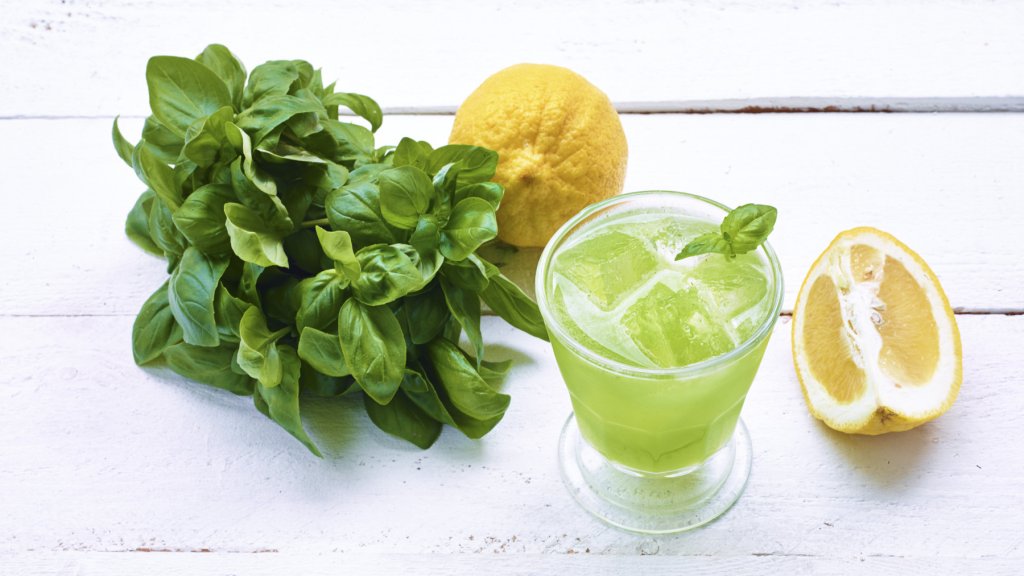 GIN BASIL SMASH