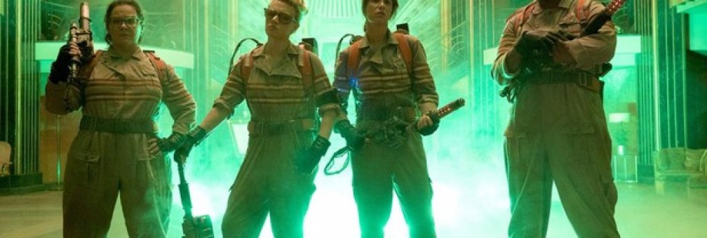 Ghostbusters

15 юли

Женски вариант на обичания филм от 80-те, в който ще блестят Мелиса Макарти, Кристен Уийг и Крис Хемсуърт, а Бил Мъри, Сигърни Уивър и Дан Акройд са получили епизодични роли. В екшън комедията се хвърлят огромни ресурси и тя безспорно е сред най-очакваните филми на 2016 г., дори да е само благодарение на многобройните фенове на първата част. 

Ако стане хит, новият „Ловци на духове“ може да даде началото на редица подобни римейкове с жени в главните роли – за добро или за зло.