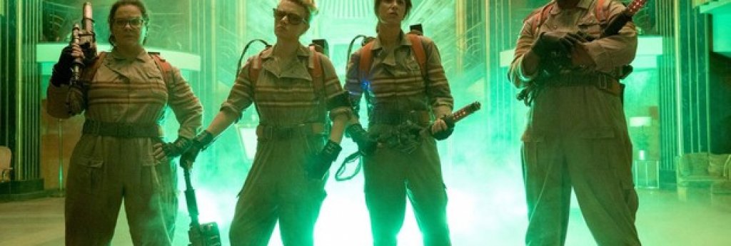 Ghostbusters
15 юли
Женски вариант на обичания филм от 80-те, в който ще блестят Мелиса Макарти, Кристен Уийг и Крис Хемсуърт, а Бил Мъри, Сигърни Уивър и Дан Акройд са получили епизодични роли. В екшън комедията се хвърлят огромни ресурси и тя безспорно е сред най-очакваните филми на 2016 г., дори да е само благодарение на многобройните фенове на първата част. 
Ако стане хит, новият „Ловци на духове“ може да даде началото на редица подобни римейкове с жени в главните роли – за добро или за зло.