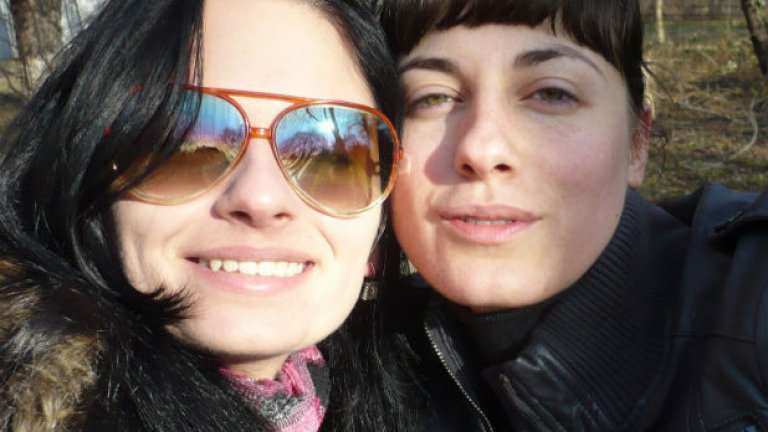 В живота Калина Балабанова и Деница Гаджева са първи приятелки
