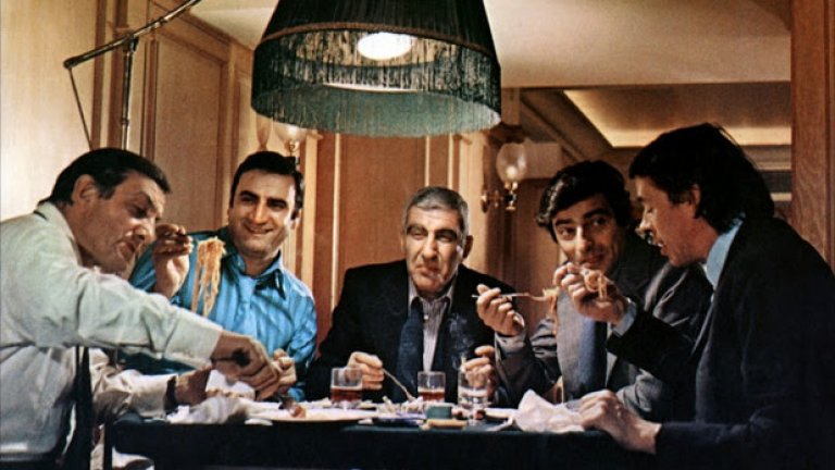 Приключението си е приключение, L aventure c est l aventure (1972)
Революцията от май 1968 г. променя цялото общество. Подземният свят също трябва да се трансформира, ако иска да оцелее. Група от петима гангстери решават, че е дошло време да се преквалифицират и да променят модела си. Под наставленията на Шарл Дене решават да правят политика – като се превръщат във „въоръжено крило“ на групировка, чиято идеология се сменя според офертата. Както казва Дене: „ние сме надпартийни“. Започват новата си кариера, като отвличат Джони Холидей с негово съгласие, за да вдъхнат нов живот на кариерата му. 
Това е най-хубавата комедия на Клод Льолуш, дори най-добрият му филм – защото не е остарял (с изключение на режисурата). Кастингът е страхотен, сами преценете: Жак Брел, Лино Вентура, Шарл Дене, Алдо Мационе (единственият му добър филм), Шарл Жерар. Както винаги при Льолуш, сценарият е „плаващ“. Разказва сцената на актьорите си, подава им 2-3 важни реплики и ги оставя да импровизират смело. Този филм е истинска класика за киноманите. 
Известни реплики от филма: 
Активистката: Сталин, роден през 1870, умрял през 1953. Става ръководител на Съветския съюз след смъртта на Ленин през 1924. При това с цената на милиони жертви. Представете си някакъв тип, който няма книжка и кара Ферари с 300 км/ч. И нарочно блъска по десет души на ден. Сталин е джигитът на революцията. 
Активистът: Според Троцки, въоръжения пророк, революцията е перманентна. Сталин го е разбирал добре, даже много добре: чак е поръчал до го убият в Мексико. 
Алдо: Да, сгази го с Ферарито. 
Лино: Алдо! „Джигитът на революцията“ е само метафора!
Алдо: Знаех си аз – къде ти Сталин с Ферари.