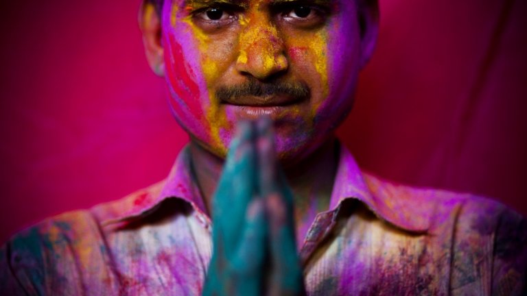 Да се къпеш в цветовете на любовта и веселието