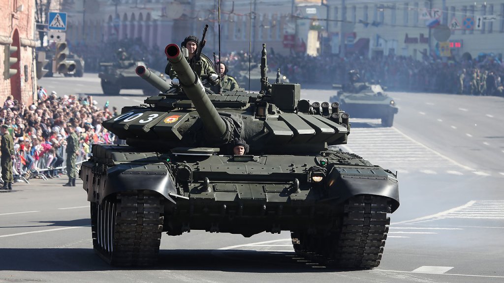 T-72B3_-_Parad2014NN-09