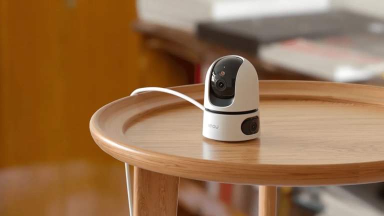 С охранителна камера на бранда се насладихме на "шоуто" в офиса