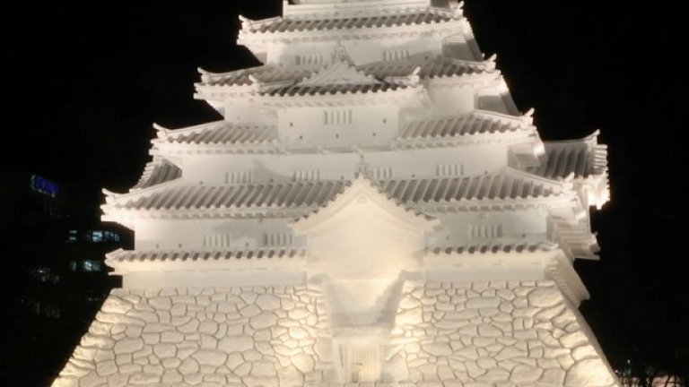 Снежният фестивал (The Sapporo Snow Festival) в Япония се провежда всеки февруари и продължава 7 дни
