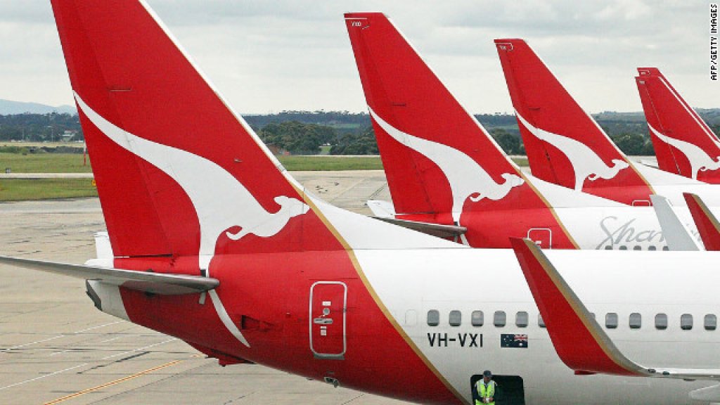 120203074808-qantas-tail-story-top