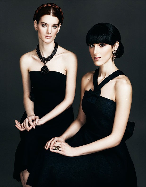 Мария Каракушева (вдясно) и Пламена Гиргинова отново ще представят своя класически прочит на световни поп, рок и алтърнатив хитове