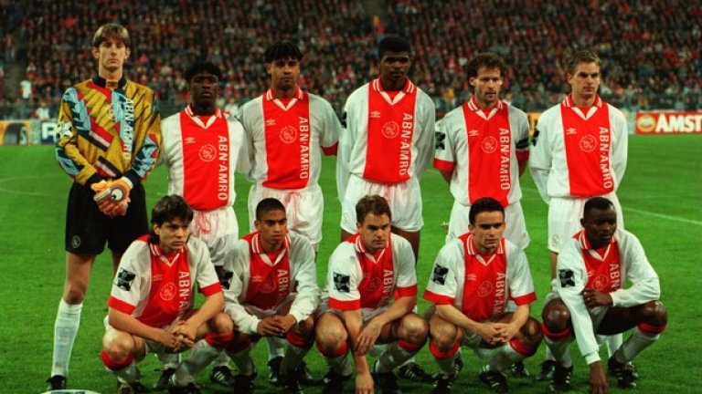 Аякс (1991-1997)
И до днес Аякс от 1995 г. остава най-младият отбор, триумфирал с Шампионската лига. На следващата година отборът на Ван Гаал отново достигна до финал, но бе спрян от Ювентус. След въвеждането на правилото Босман обаче отборът се разпадна. Едгар Давидс бе един от първите, които си тръгнаха, след което го последваха и други значими фигури, като Кларънс Зеедорф, завършил кариерата си с 4 европейски титли на клубно ниво.