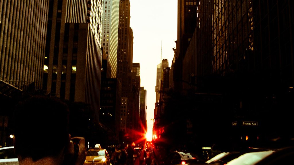 Manhattanhenge_(14751708987)