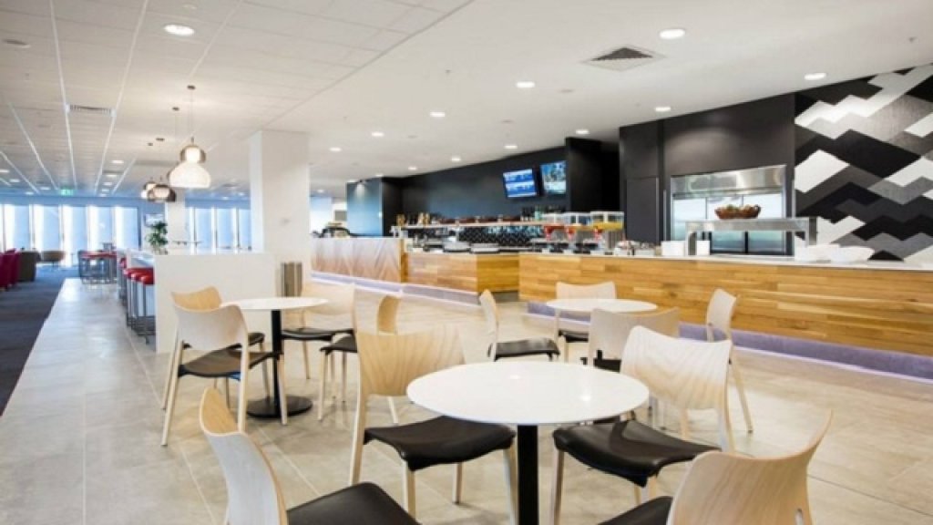 Qantas airport