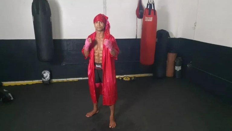 Той е Златната принцеска и иска да е първият гей, покорил UFC