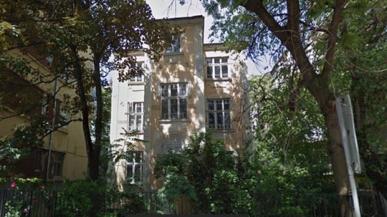 Домът на поета беше обявен за продан, след като беше предадена на съдебен изпълнител